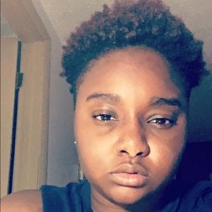 Meet your Posher, Ronnique danae